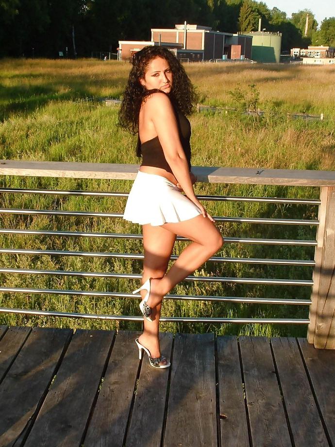 23P Latin whorewife sent me her pictures