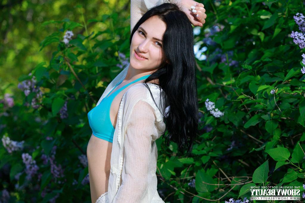 20P Beautiful teen Lika invites you into her secret garden