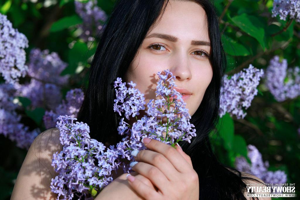 20P Beautiful teen Lika invites you into her secret garden