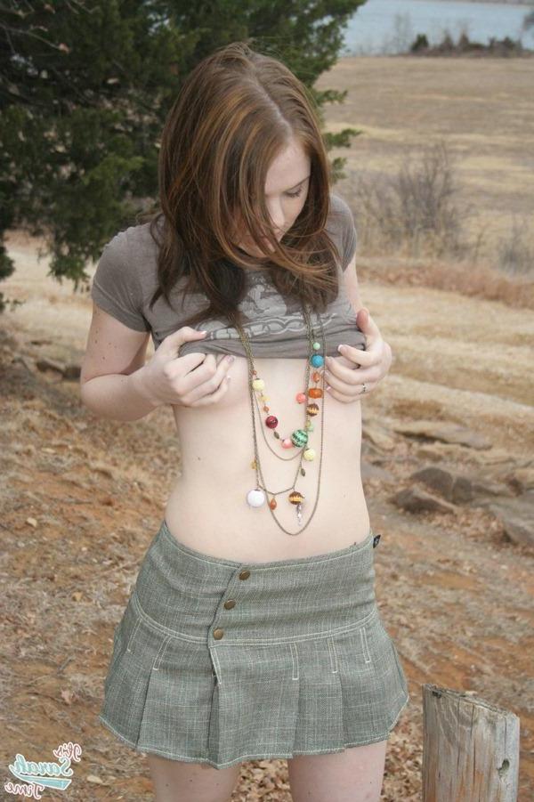20P Pictures of It\'s Sarah Time teasing outside
