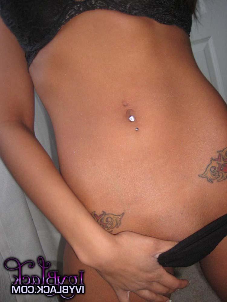 12P Brunette babe Ivy Black shares her hot self shot pics