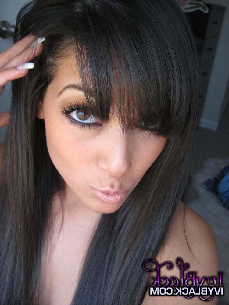 12P Brunette babe Ivy Black shares her hot self shot pics