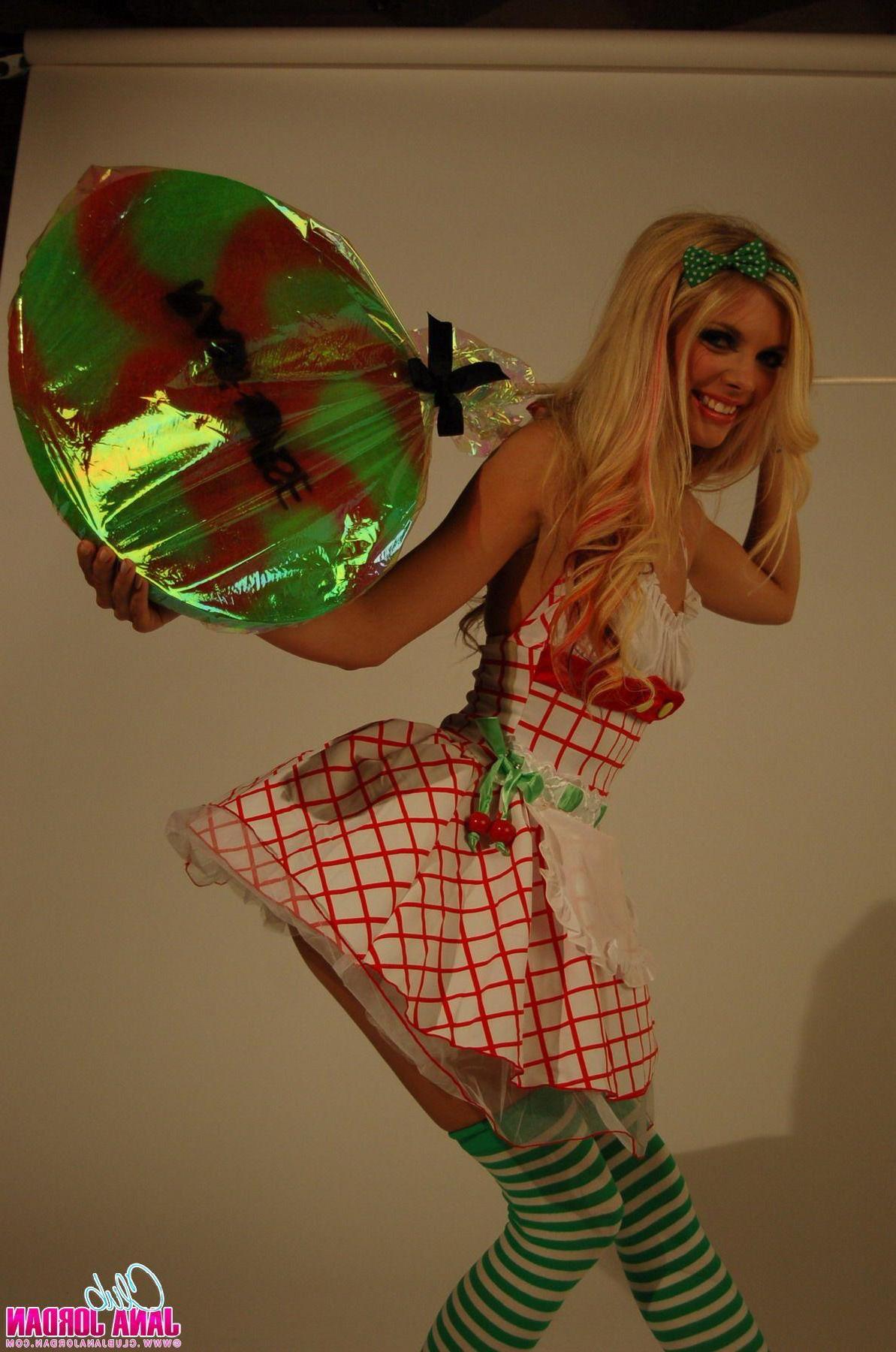 20P Pictures of Jana Jordan being sweet as candy