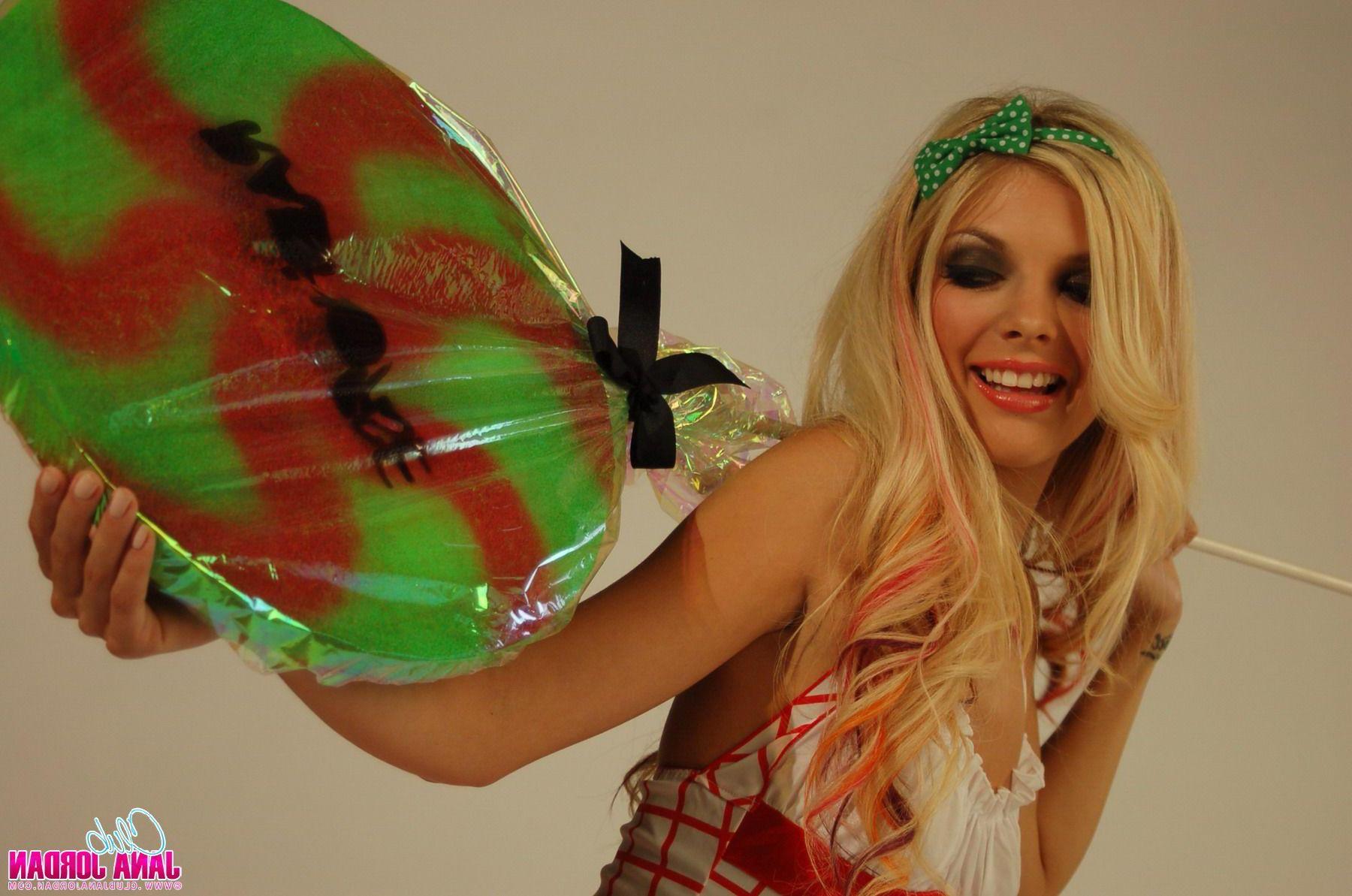 20P Pictures of Jana Jordan being sweet as candy