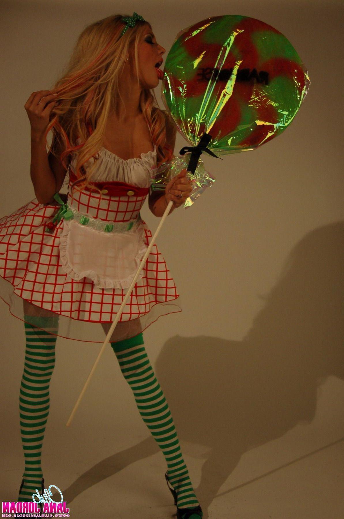 20P Pictures of Jana Jordan being sweet as candy