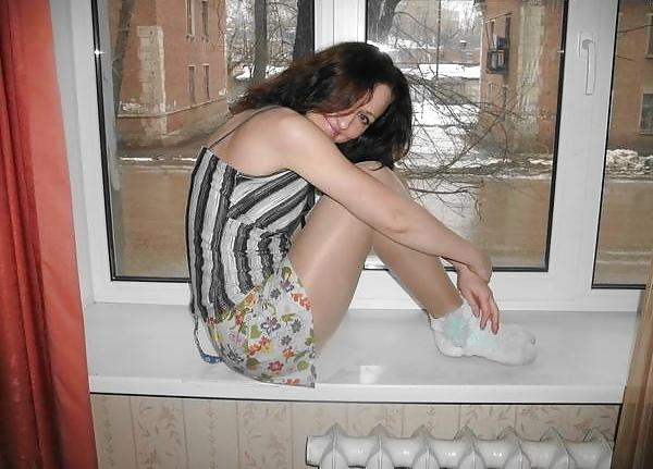 25P Nylon - upskirt - leg 7