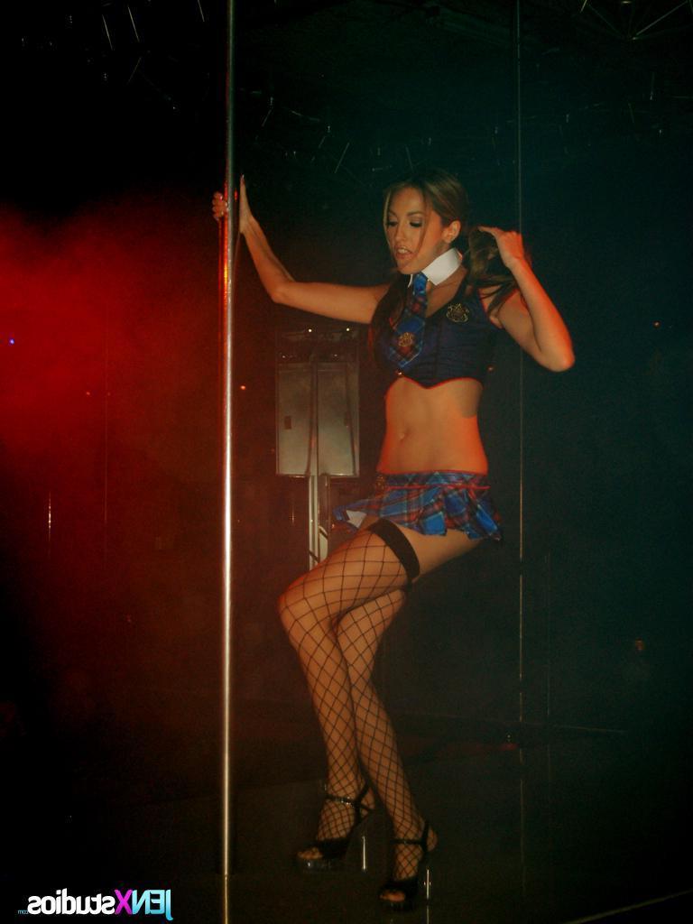 15P Jenna Haze revises her first job as a stripper at a public club for her fans