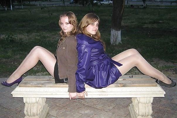 25P Nylon - upskirt - leg 4