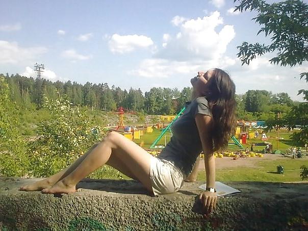 25P Nylon - upskirt - leg 4