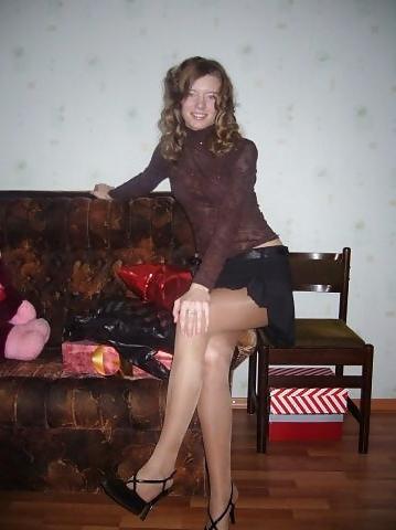 25P Nylon - upskirt - leg 4