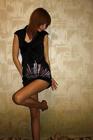 25P Nylon - upskirt - leg 4