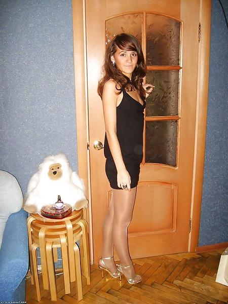 25P Nylon - upskirt - leg 12