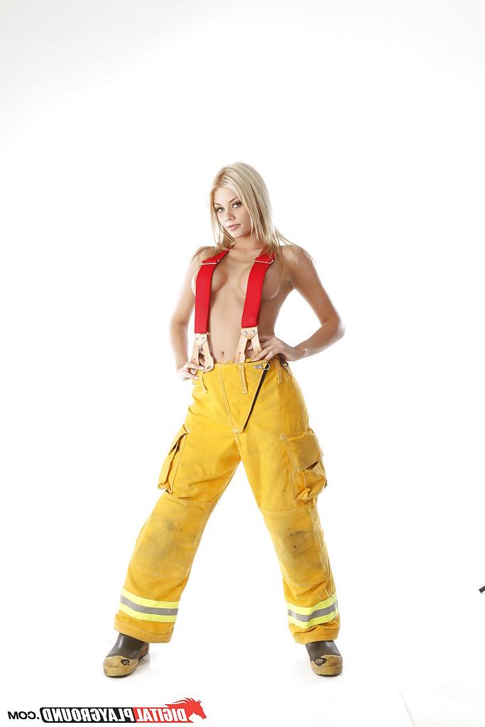16P Big tits slut Riley Steele is demonstrating her ass in a uniform