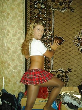 25P Nylon - upskirt - leg 15