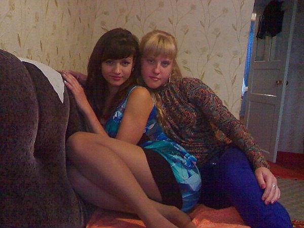 25P Nylon - upskirt - leg 15