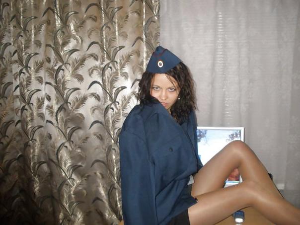 25P Nylon - upskirt - leg 15