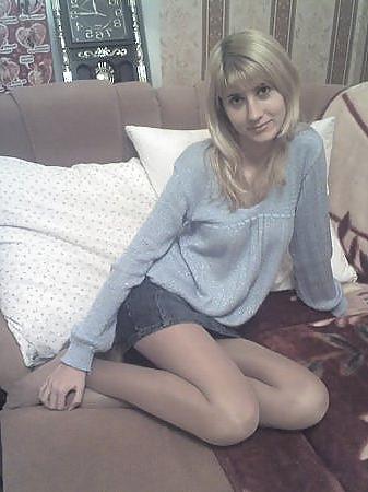 25P Nylon - upskirt - leg 15