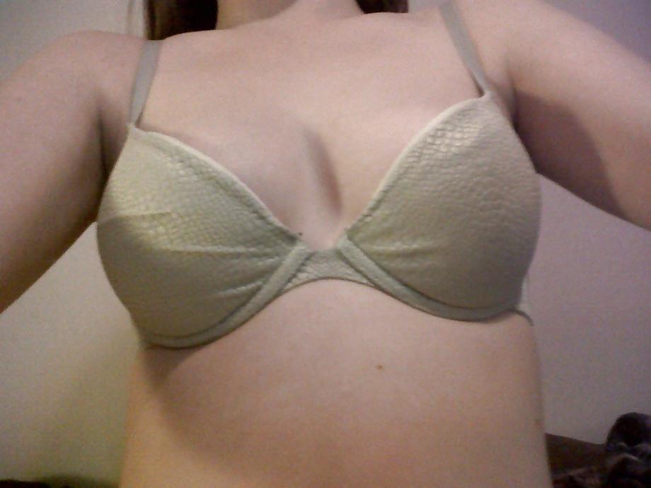 25P Sexy 20 year old girl