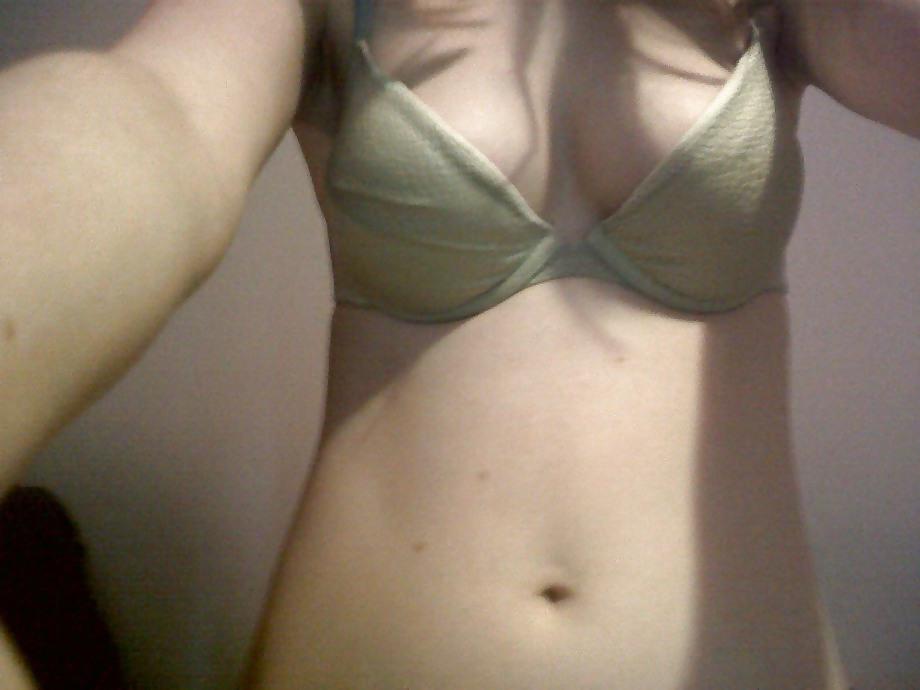 25P Sexy 20 year old girl