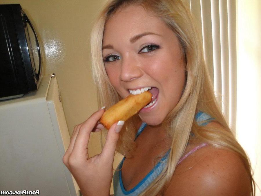 16P Blonde teen Jessie Andrews loves the jurassic cock
