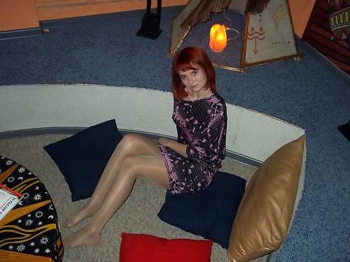 25P Nylon - upskirt - leg 2