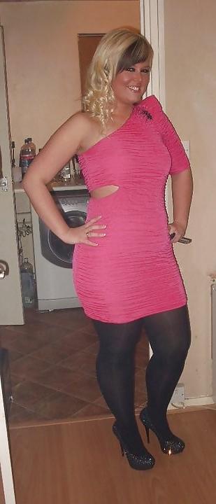 25P Nylon - upskirt - leg 2