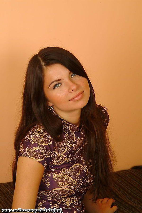 20P Pictures of teen babe Judy totally nude and spreading for your cock