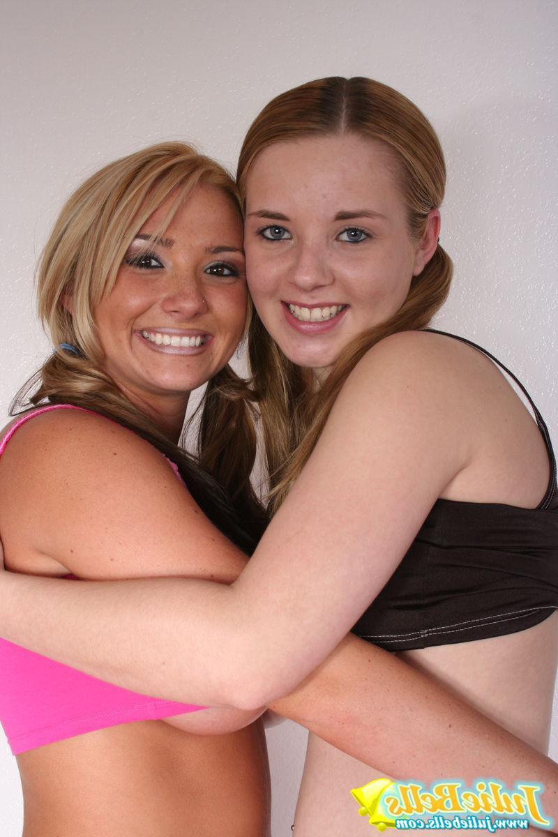 20P Pictures of teen girl Julie Bells getting it on with Sara Cutie