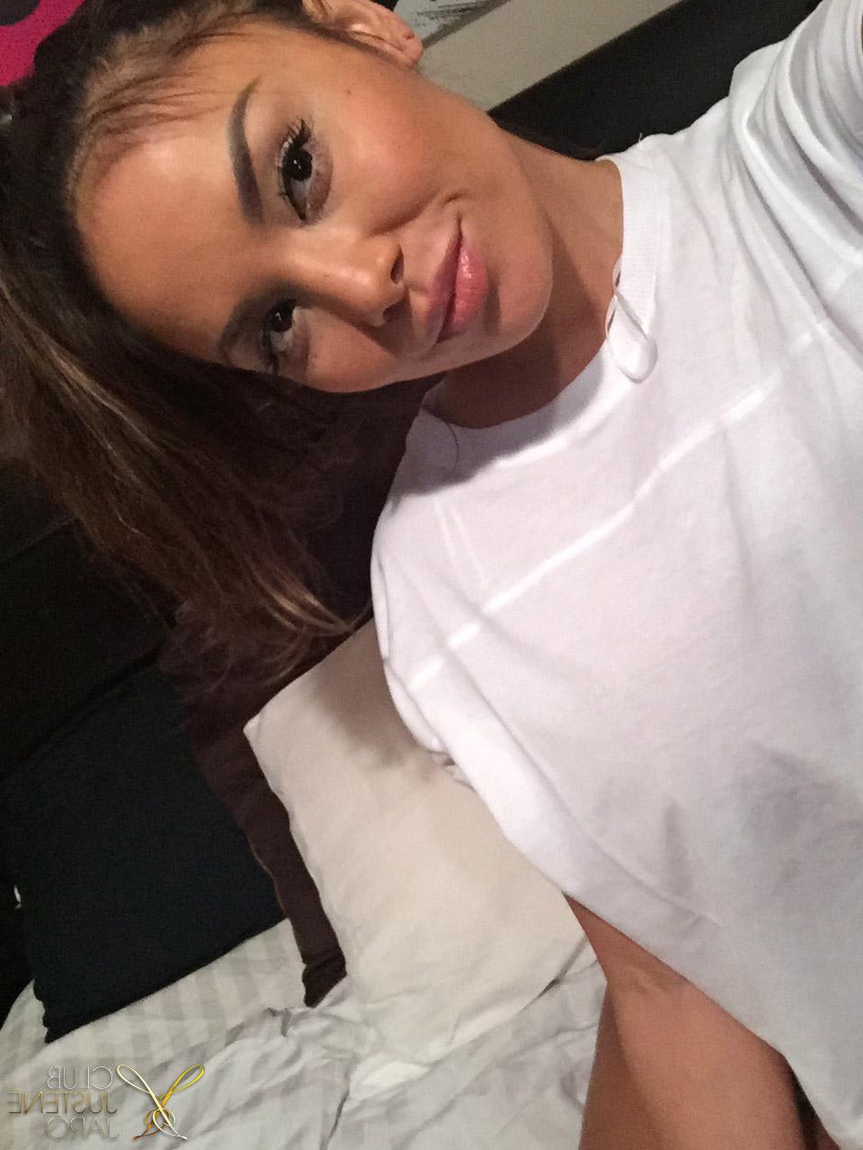 20P Asian babe Justene Jaro practices her oral skills on a vibrator