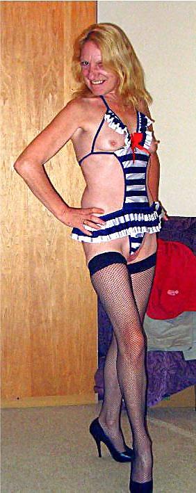 4P Sexy mature lady as sailor