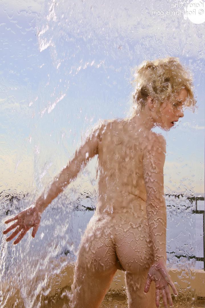 15P Pictures of teen chick Kara Duhe naked and wet