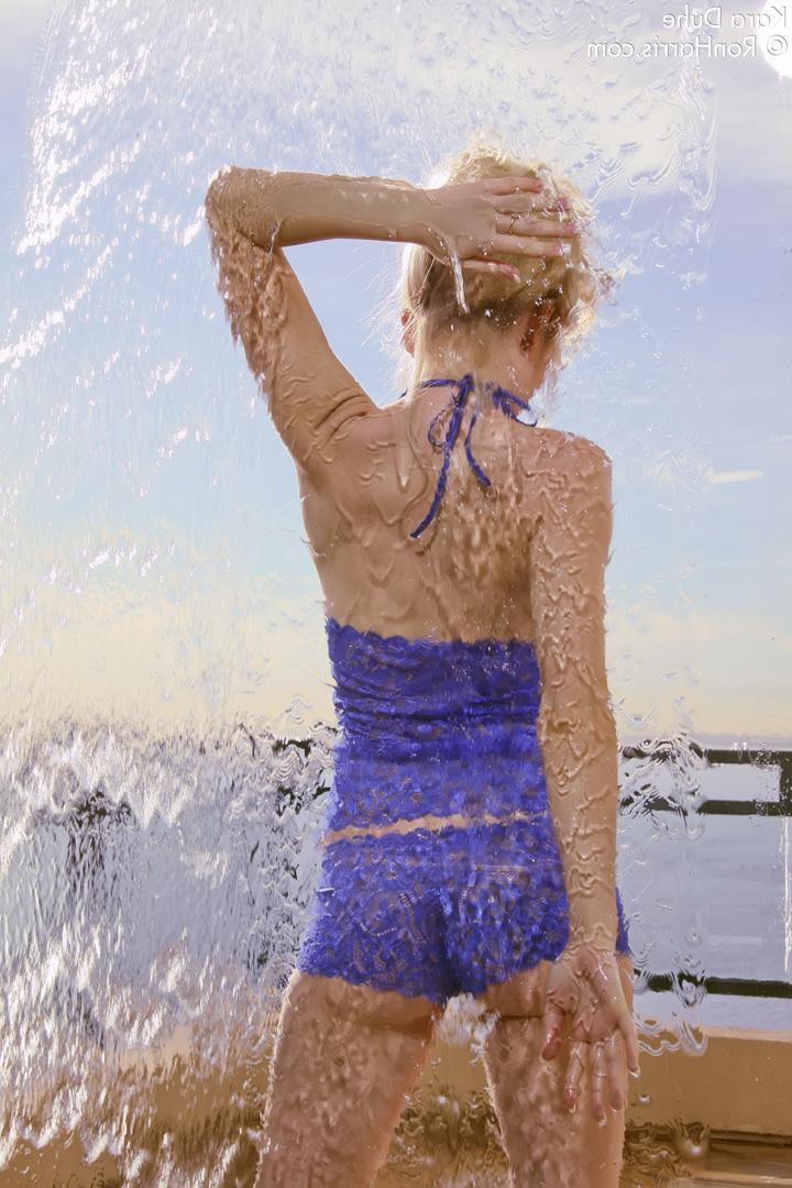 15P Pictures of teen chick Kara Duhe naked and wet