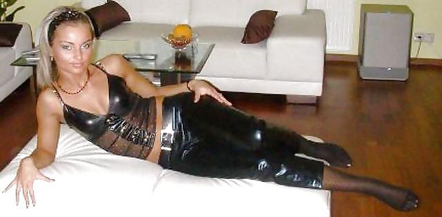 25P Women in Latex and some whit strap-on