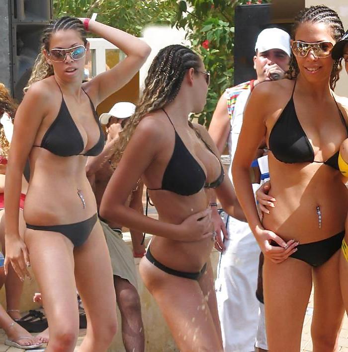 25P Girls in Groups 13