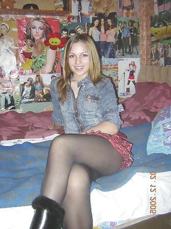 24P Nylon - upskirt - leg 23