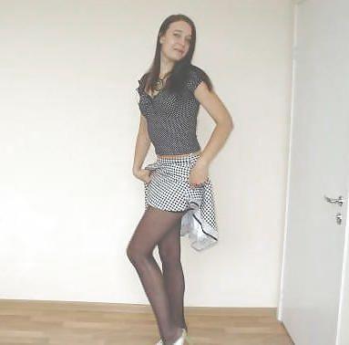 24P Nylon - upskirt - leg 23