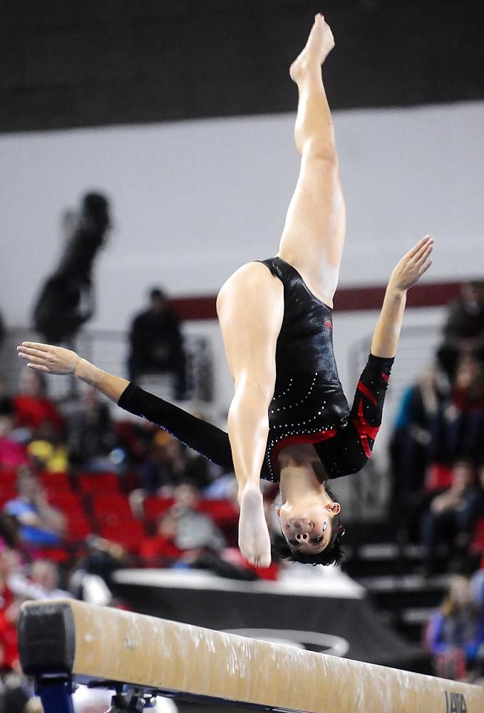8P Georgia college gymnast