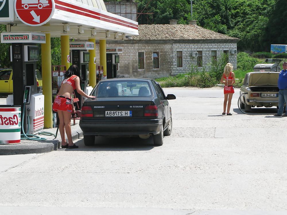6P Bulgarian Gas Station Teen Attendants