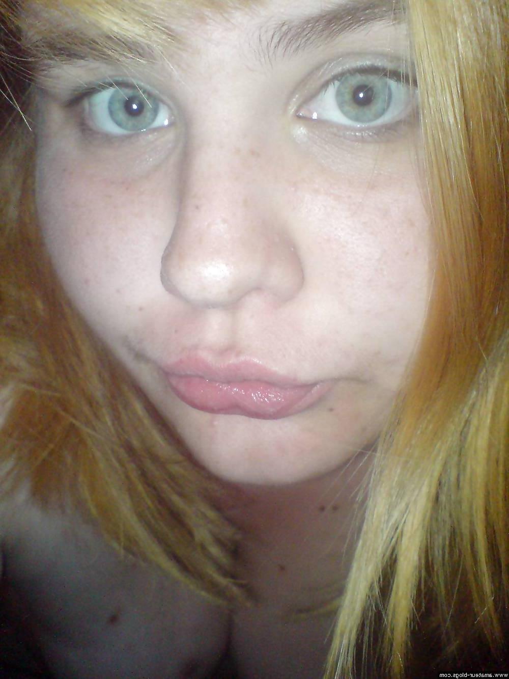 9P Dumb webcam girl