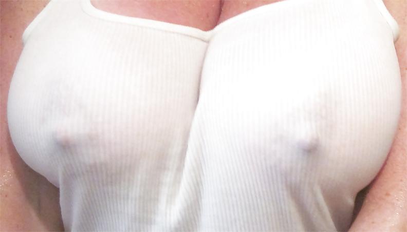10P Wet white t-shirt