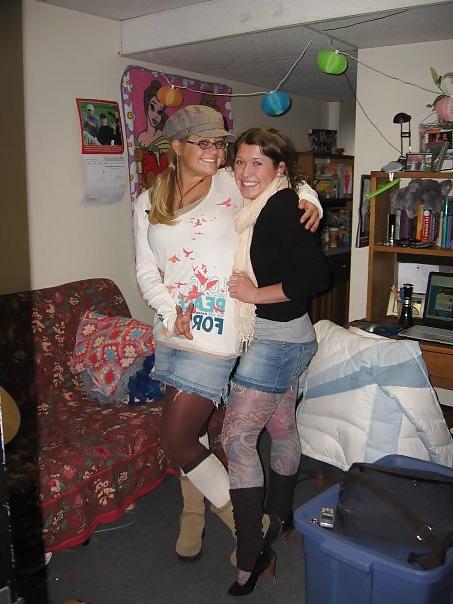 25P Nylon - upskirt - leg 29