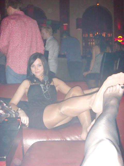 25P Nylon - upskirt - leg 29