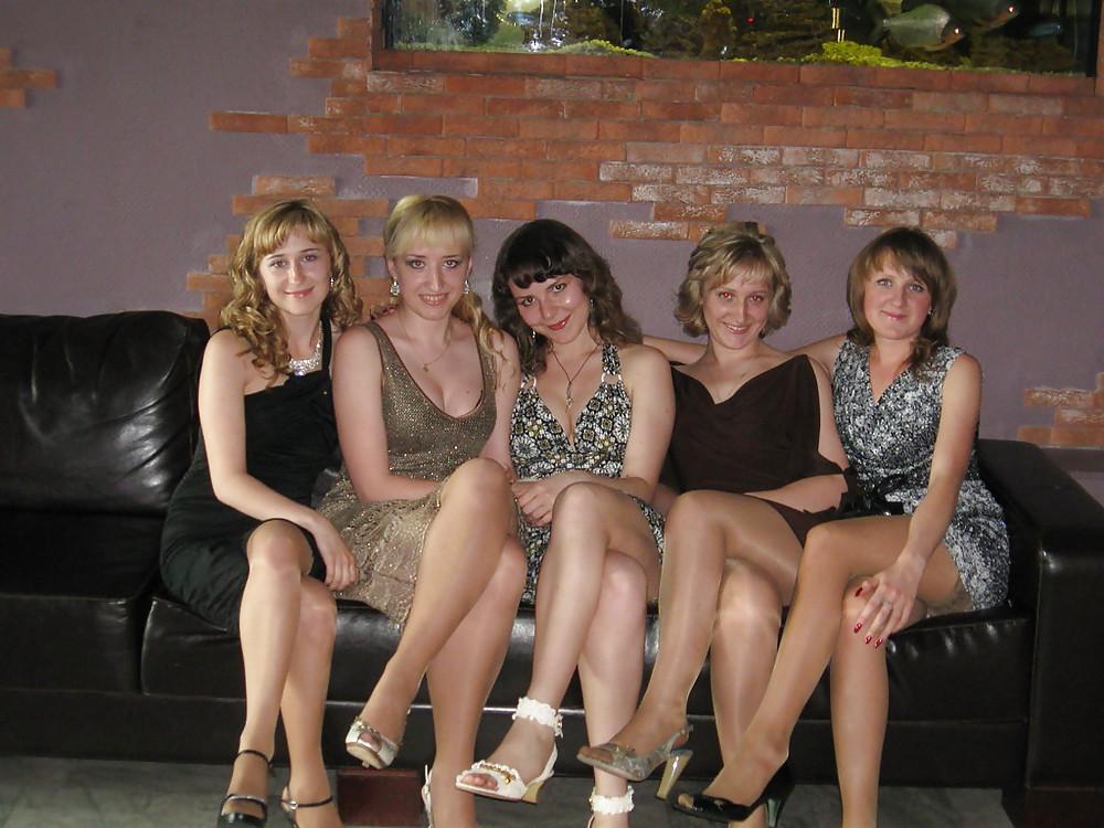 25P Nylon - upskirt - leg 29