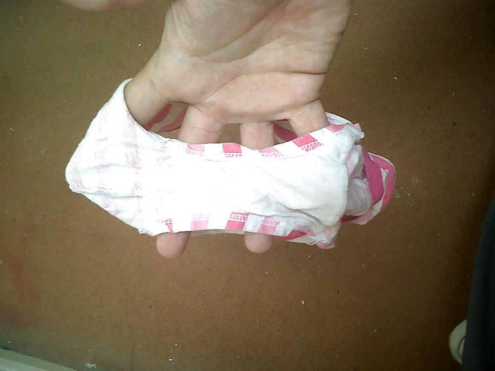 9P Cumming in my mates freshly worn wet panties was risky