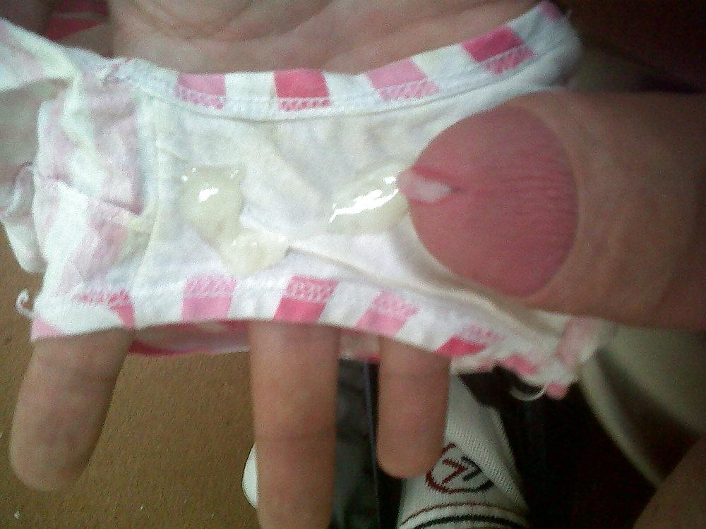 9P Cumming in my mates freshly worn wet panties was risky