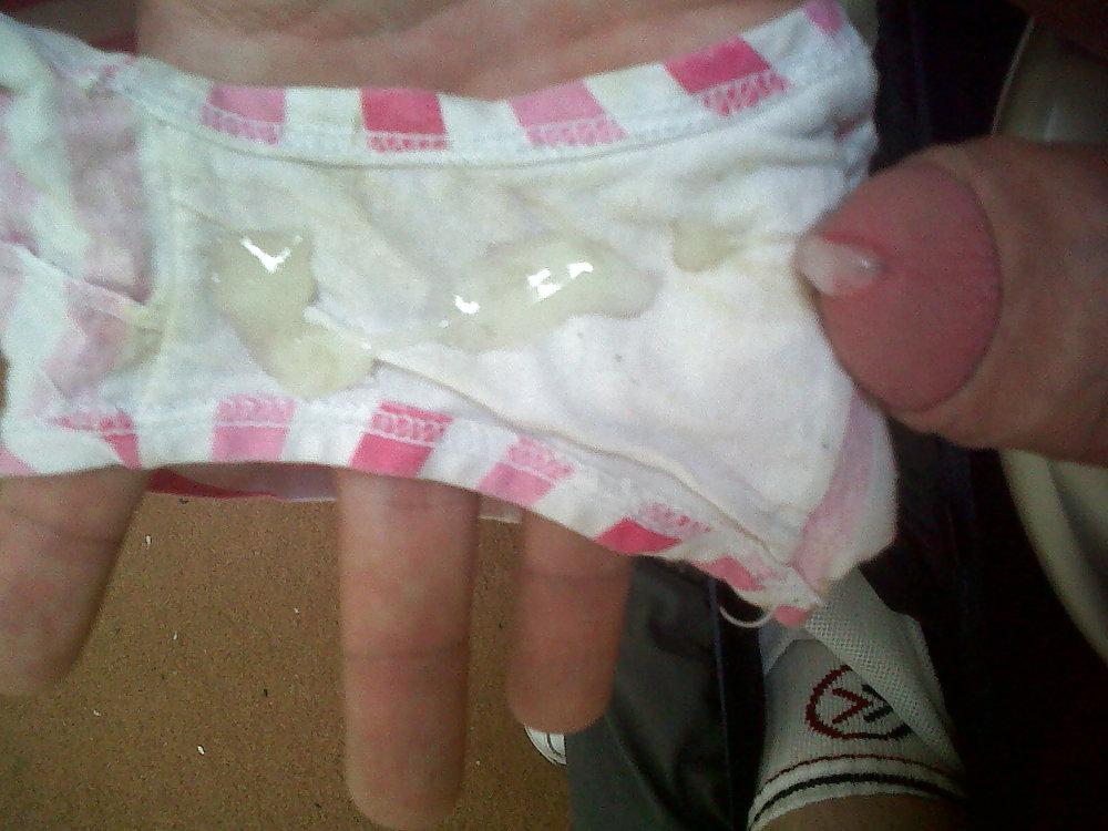 9P Cumming in my mates freshly worn wet panties was risky