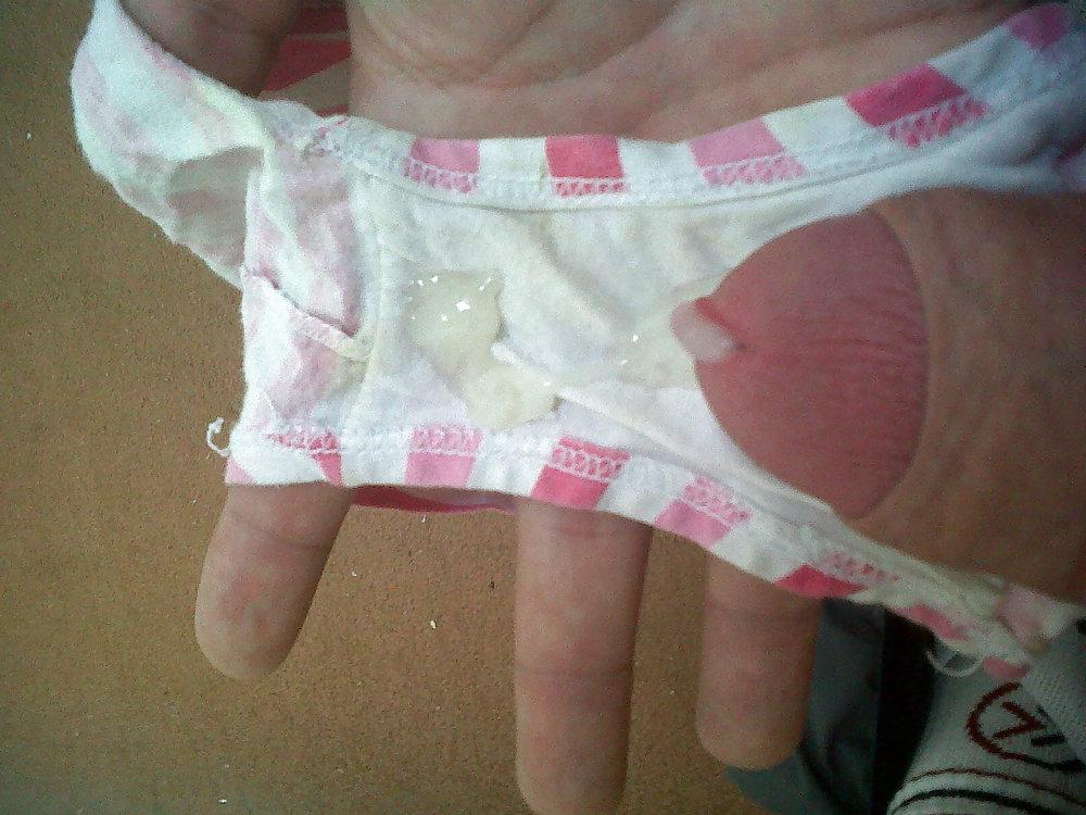 9P Cumming in my mates freshly worn wet panties was risky