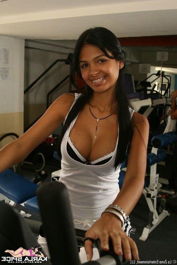 15P Pictures of teen star Karla Spice getting hot while she works out