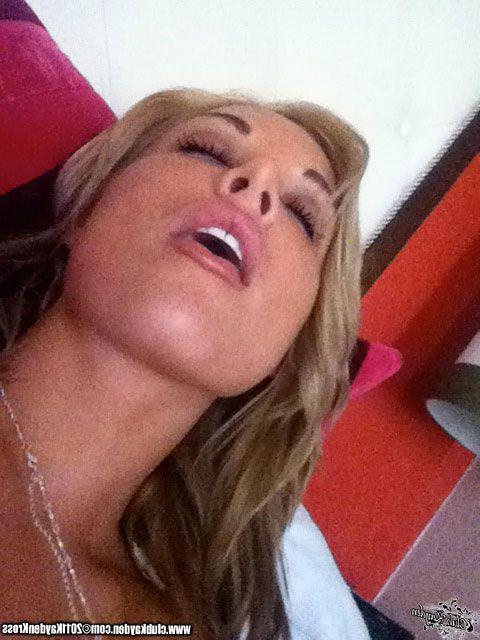 15P Pictures of Kayden Kross taking hot pics of herself