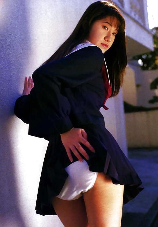 25P High school girls 01